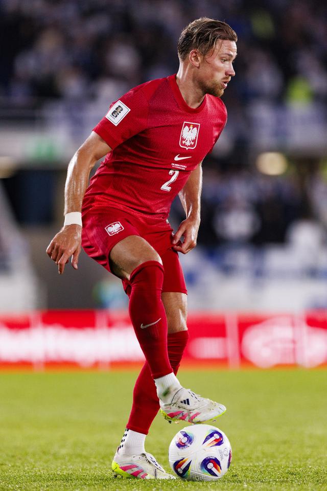 包含荷斯特队惊险战胜科尔多瓦队晋级欧国联四强的词条