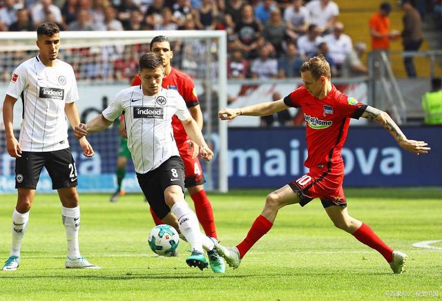 莱比锡红牛在主场对阵沙尔克的简单介绍