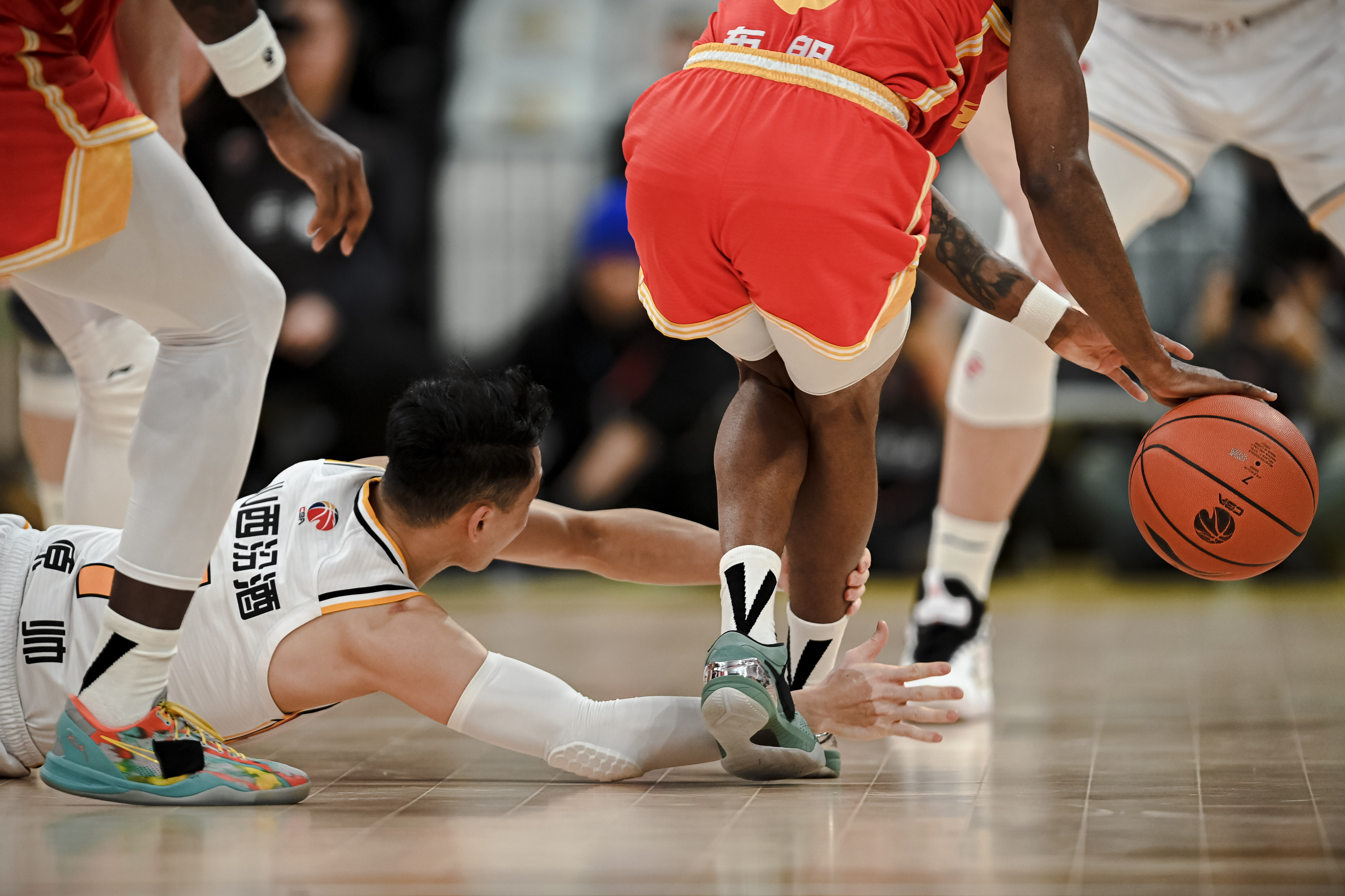 包含CBA联赛名将对决，谁能脱颖而出？的词条