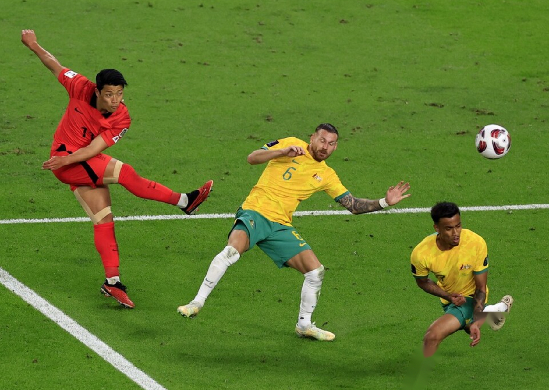 包含亚洲区足球比赛中的精彩瞬间令人回味无穷的词条